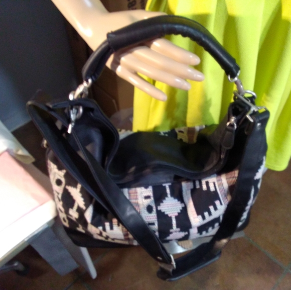 Maurice Large Utility Tote § - Picture 10 of 15